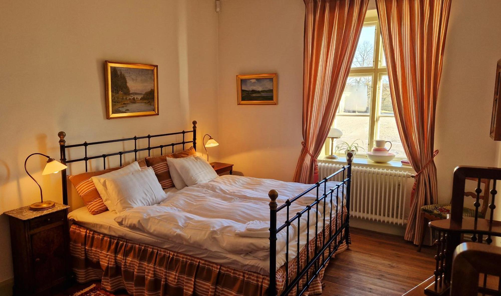 Naeaes Slott Guest House Floda  Ngoại thất bức ảnh