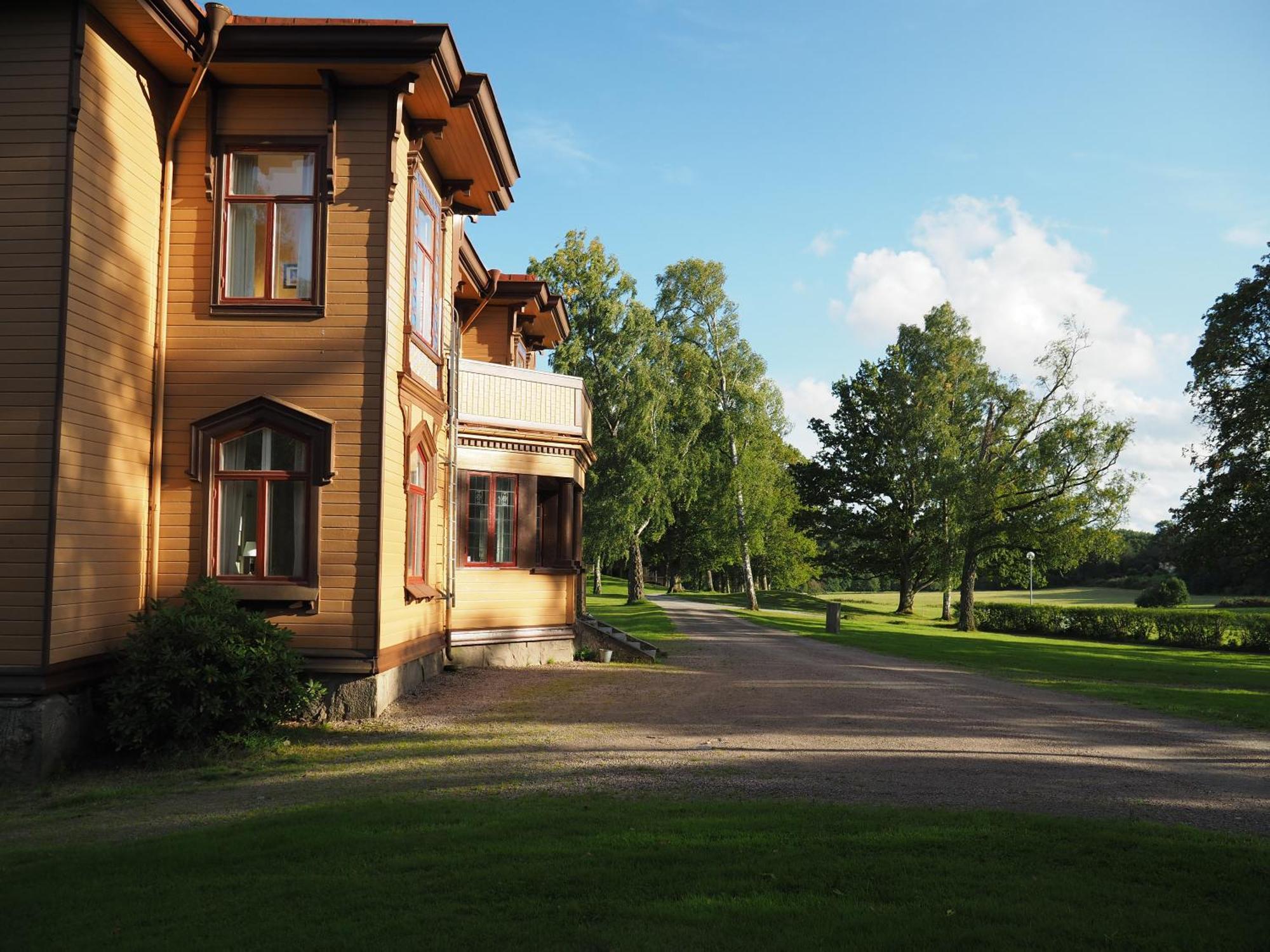 Naeaes Slott Guest House Floda  Ngoại thất bức ảnh